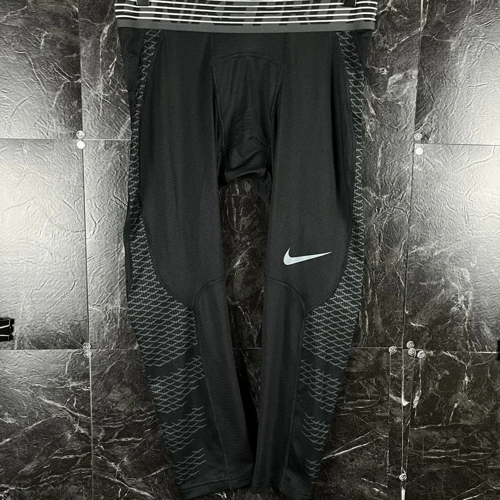 Nike Women's Black Hypercool Compression Leggings Medium